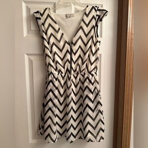 Guess Black and White Chevron Midi Dress